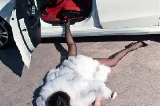 陪睡陪玩已过时! 继迪丽热巴事件后 内娱再曝猛料 王晶的话有人信了